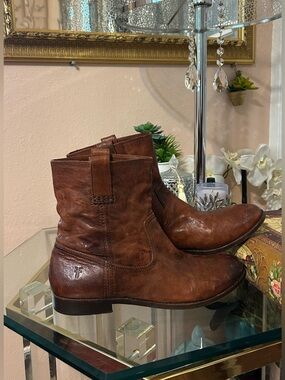 Frye Cognac Leather Distressed Finish Ankle Boots Size 9.5